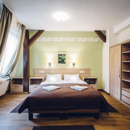 Natur Hotel Koevesteto Hosszuheteny Extérieur photo